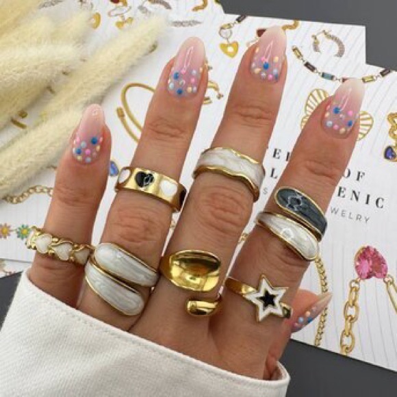 Ring - Picture 6 of 8